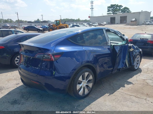 2024 TESLA MODEL Y 7SAYGDEEXRA274976 Photo 3
