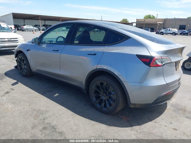 2024 TESLA MODEL Y 7SAYGDEE4RA299825 Photo 2