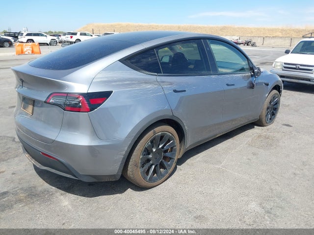 2024 TESLA MODEL Y 7SAYGDEE4RA299825 Photo 3
