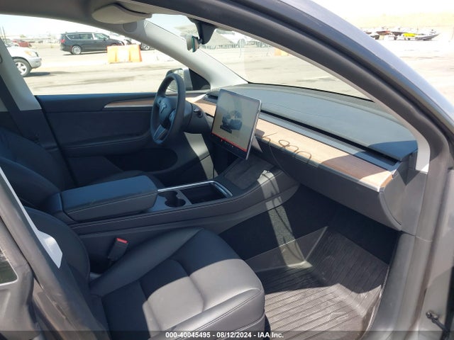 2024 TESLA MODEL Y 7SAYGDEE4RA299825 Photo 4