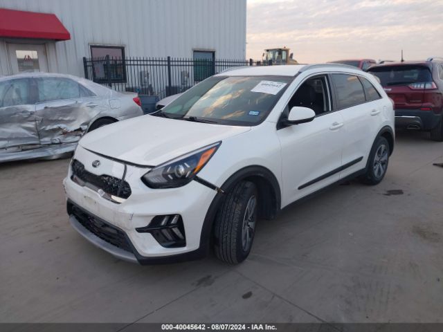 KNDCB3LC6L5420402 KIA NIRO LX