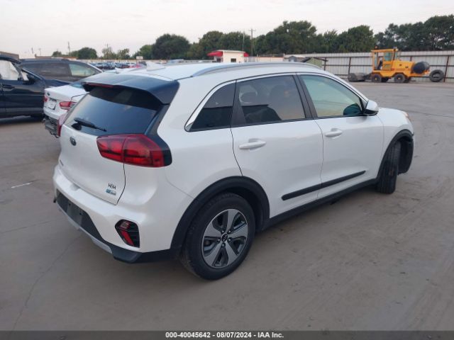 KNDCB3LC6L5420402 KIA NIRO LX