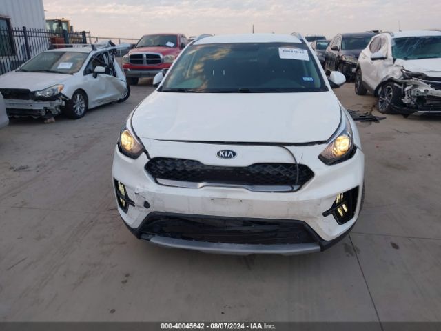 KNDCB3LC6L5420402 KIA NIRO LX