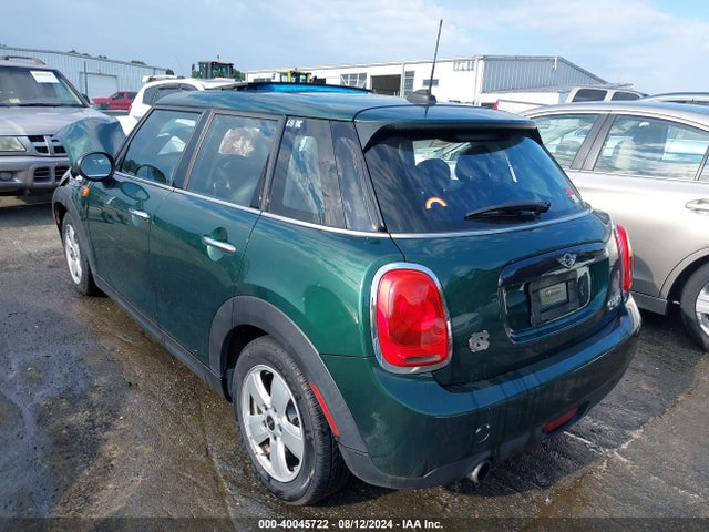 2017 MINI HARDTOP WMWXU1C36H2E19372 Photo 2