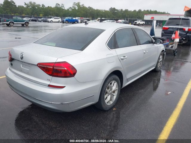 1VWAT7A38HC035471 Volkswagen Passat 1.8t S