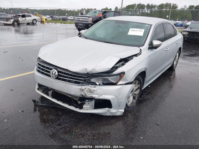 1VWAT7A38HC035471 Volkswagen Passat 1.8t S