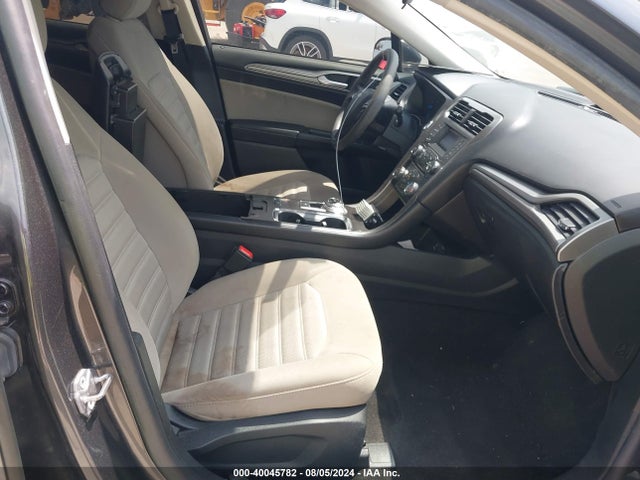 3FA6P0G7XJR130870 Ford FUSION S