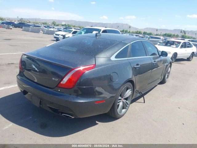 2016 JAGUAR XJ SAJWA1CE7GMV94143 Photo 3