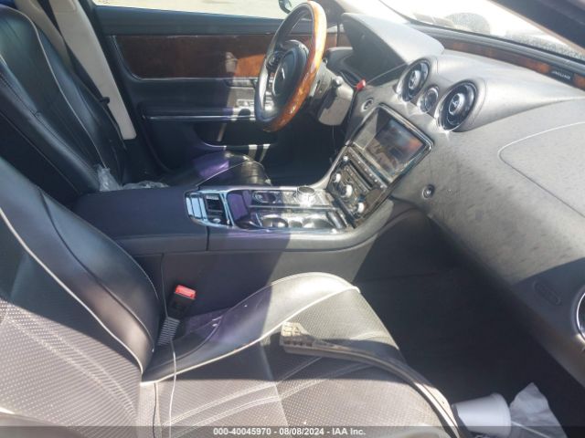 2016 JAGUAR XJ SAJWA1CE7GMV94143 Photo 4