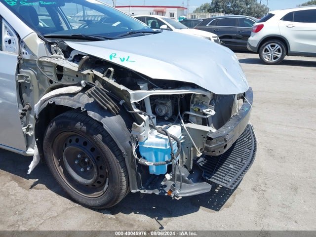 Toyota COROLLA LE 2018 5YFBURHE6JP837697 Image 6