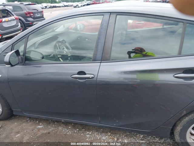 Toyota Prius Two 2017 JTDKBRFU7H3032424 Image 15
