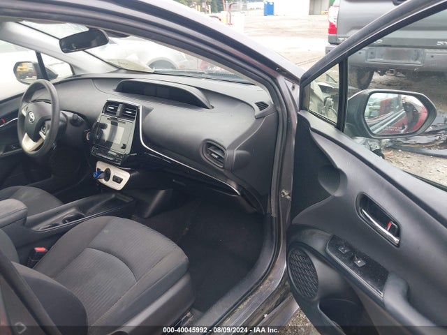 Toyota Prius Two 2017 JTDKBRFU7H3032424 Image 5