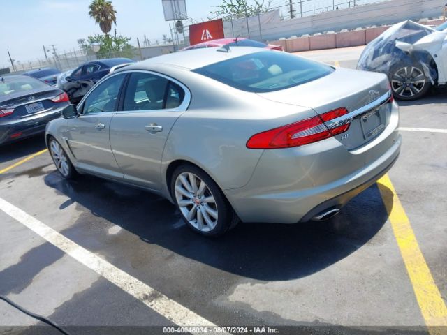 2014 JAGUAR XF SAJWA0EX4E8U17743 Photo 2