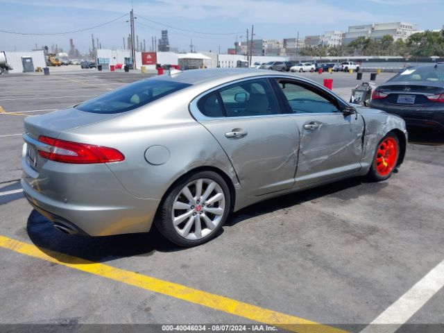 2014 JAGUAR XF SAJWA0EX4E8U17743 Photo 3