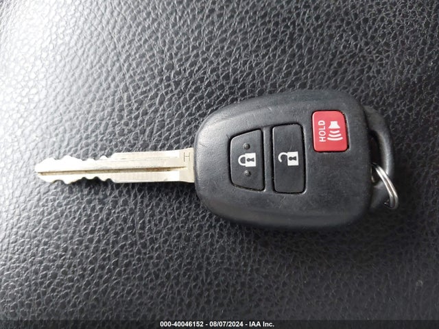 2T3RFREV5EW201376 Toyota Rav4 Xle