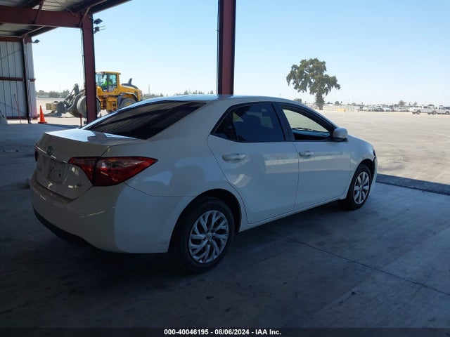 Toyota COROLLA LE 2019 5YFBURHE6KP867056 Image 4