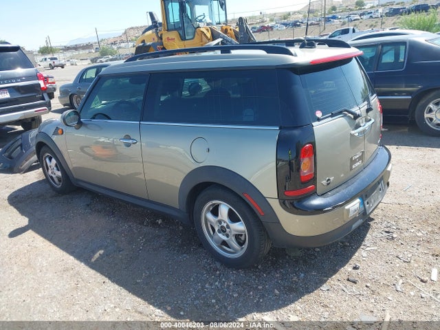 2010 MINI COOPER CLUBMAN WMWML3C59ATX51970 Photo 2
