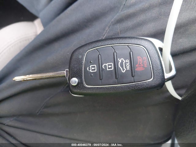 Продажа на аукционе авто 2015 Hyundai Sonata Se, vin: 5NPE24AF2FH057175, номер лота: 40046379