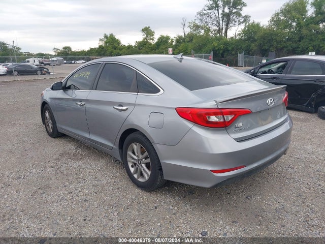 Продажа на аукционе авто 2015 Hyundai Sonata Se, vin: 5NPE24AF2FH057175, номер лота: 40046379