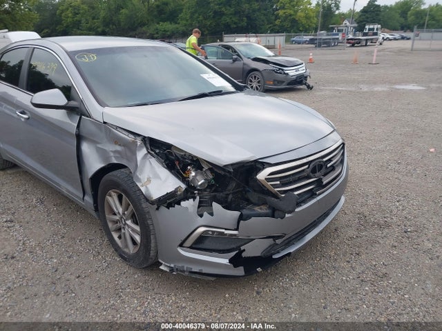 Продажа на аукционе авто 2015 Hyundai Sonata Se, vin: 5NPE24AF2FH057175, номер лота: 40046379