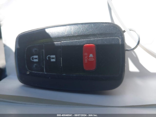 Toyota Prius Three 2018 JTDKARFU6J3056433 Image 11