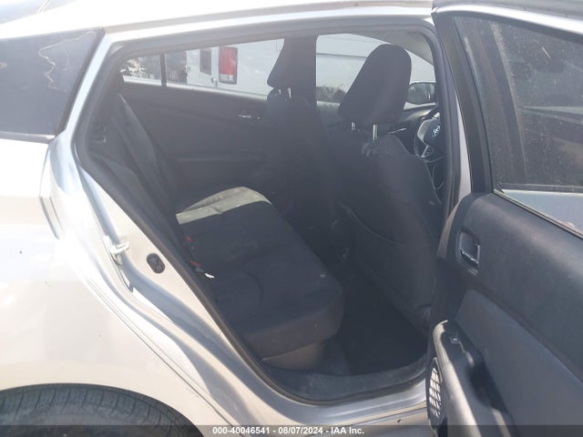 Toyota Prius Three 2018 JTDKARFU6J3056433 Image 8