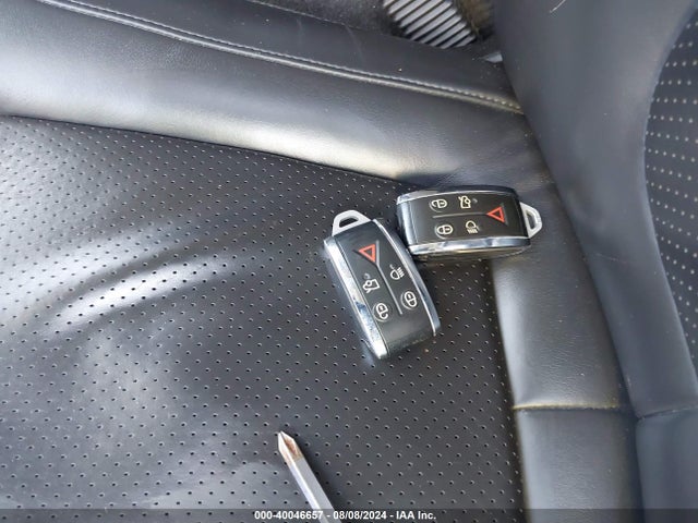 2010 JAGUAR XF SAJWA0HE3AMR70024 Photo 10