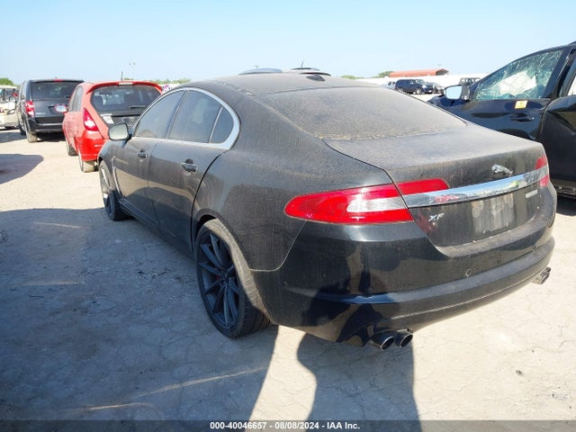 2010 JAGUAR XF SAJWA0HE3AMR70024 Photo 2