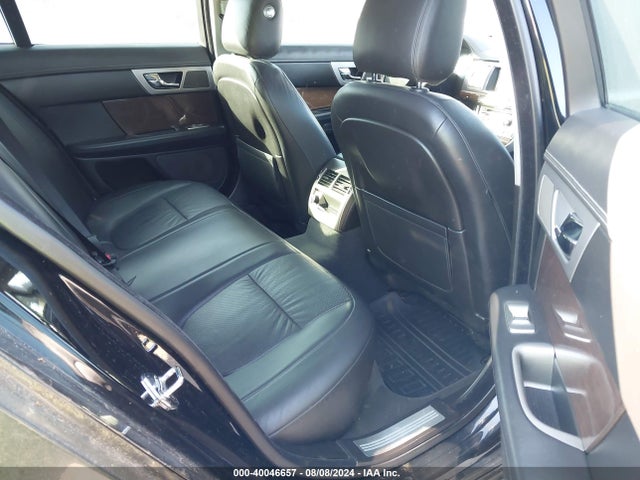 2010 JAGUAR XF SAJWA0HE3AMR70024 Photo 7