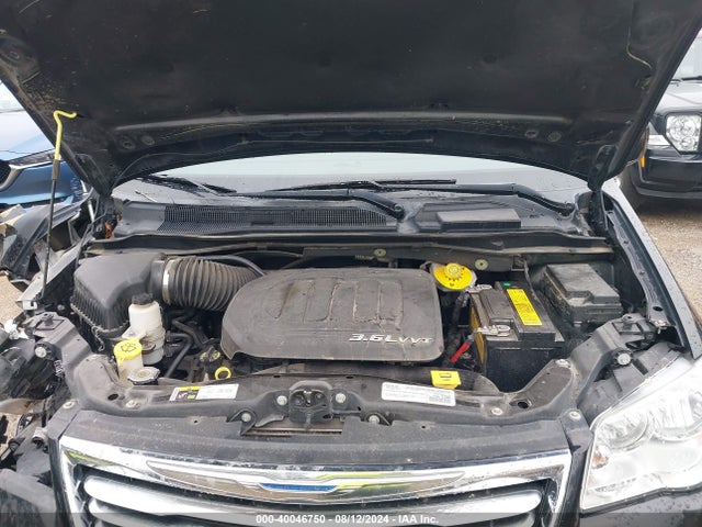 2C4RC1BG6FR646432 Chrysler Town & Country Touring