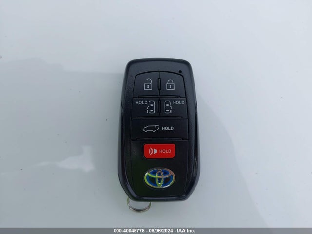 Toyota SIENNA XLE 2023 5TDYRKEC1PS148513 Image 11
