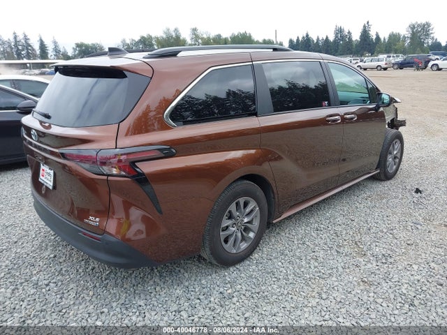 Toyota SIENNA XLE 2023 5TDYRKEC1PS148513 Image 4