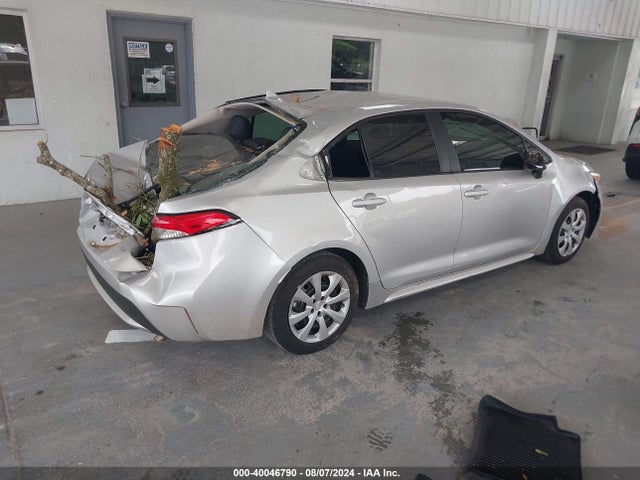Toyota COROLLA LE 2022 5YFEPMAE3NP389233 Image 4