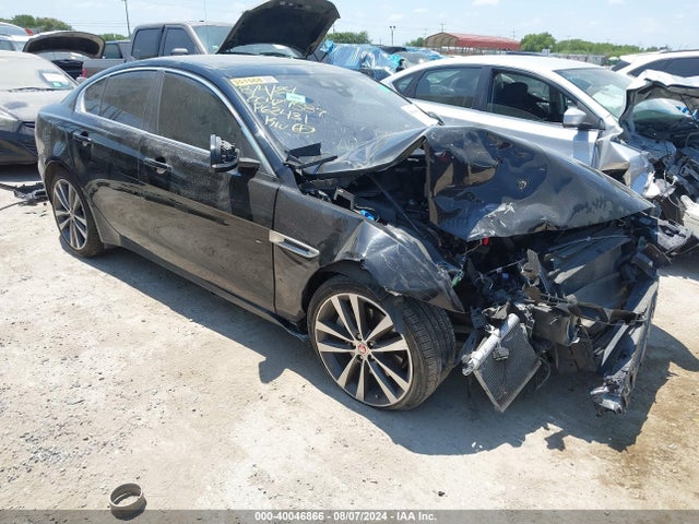 2020 JAGUAR XE SAJAE4FX2LCP62431 Photo 0