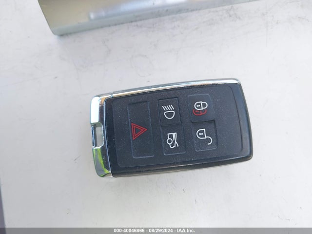 2020 JAGUAR XE SAJAE4FX2LCP62431 Photo 10