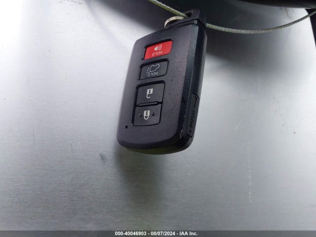 JTMRJREV0HD126764 Toyota Rav4 Hybrid Xle