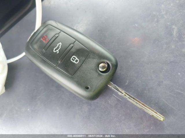 1VWAT7A36GC052218 Volkswagen Passat 1.8t S