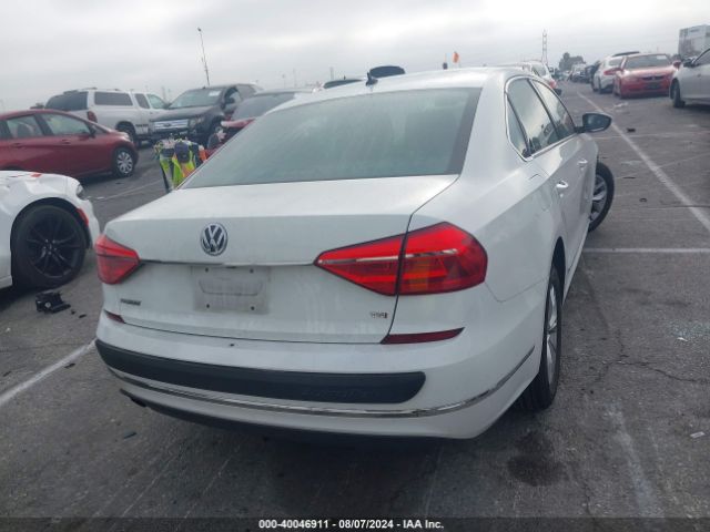1VWAT7A36GC052218 Volkswagen Passat 1.8t S