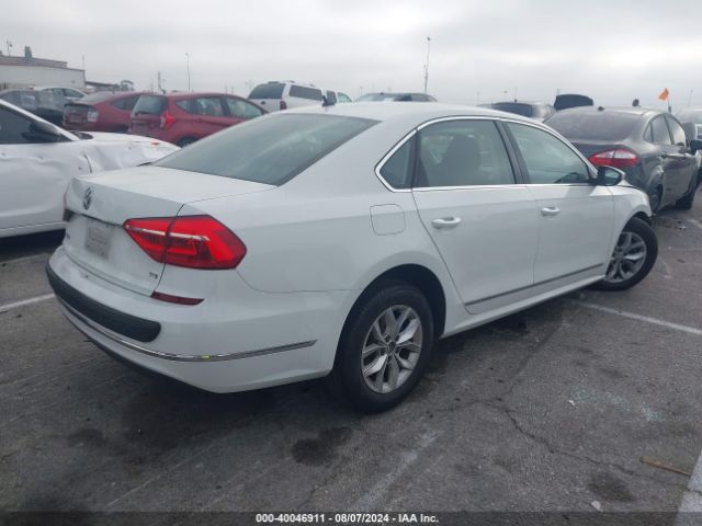 1VWAT7A36GC052218 Volkswagen Passat 1.8t S