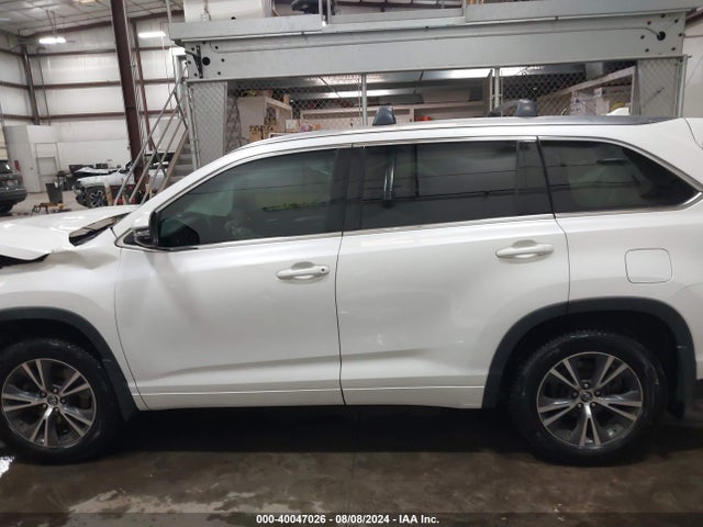 Toyota Highlander Xle V6 2016 5TDJKRFH2GS350723 Image 15