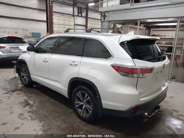Toyota Highlander Xle V6 2016 5TDJKRFH2GS350723 Image 3