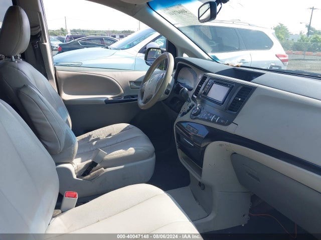 Toyota Sienna Le V6 8 Passenger 2014 5TDKK3DC2ES421201 Image 5