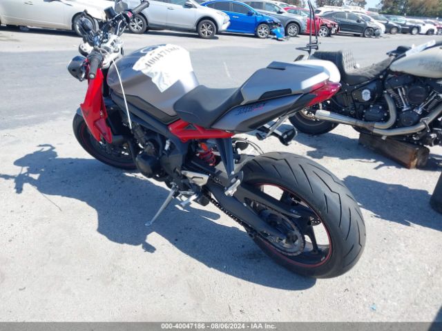 2016 TRIUMPH MOTORCYCLE STREET TRIPLE SMTL03NE4GT739322 Photo 2