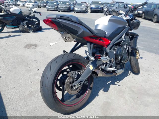 2016 TRIUMPH MOTORCYCLE STREET TRIPLE SMTL03NE4GT739322 Photo 3