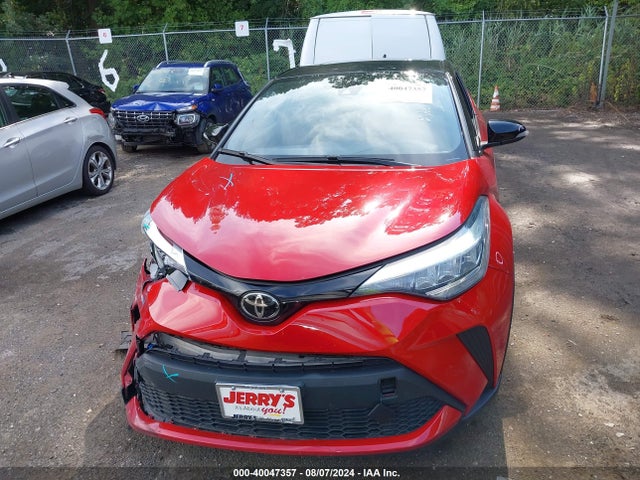 Toyota C-HR XLE 2020 NMTKHMBX4LR118040 Image 13