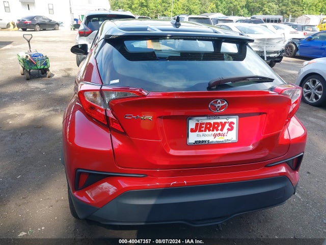 Toyota C-HR XLE 2020 NMTKHMBX4LR118040 Image 17