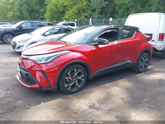 Toyota C-HR XLE 2020 NMTKHMBX4LR118040 Image 2