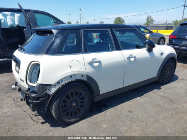 WMWXU1C52H2E18561 Mini Hardtop Cooper
