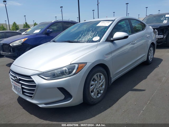 Hyundai ELANTRA SE 2018 KMHD74LFXJU646110 Image 2