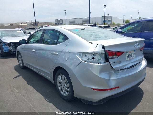 Hyundai ELANTRA SE 2018 KMHD74LFXJU646110 Image 3